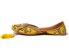 Load image into Gallery viewer, Wind - Silk and Thread Women&#39;s Jutti Flats
